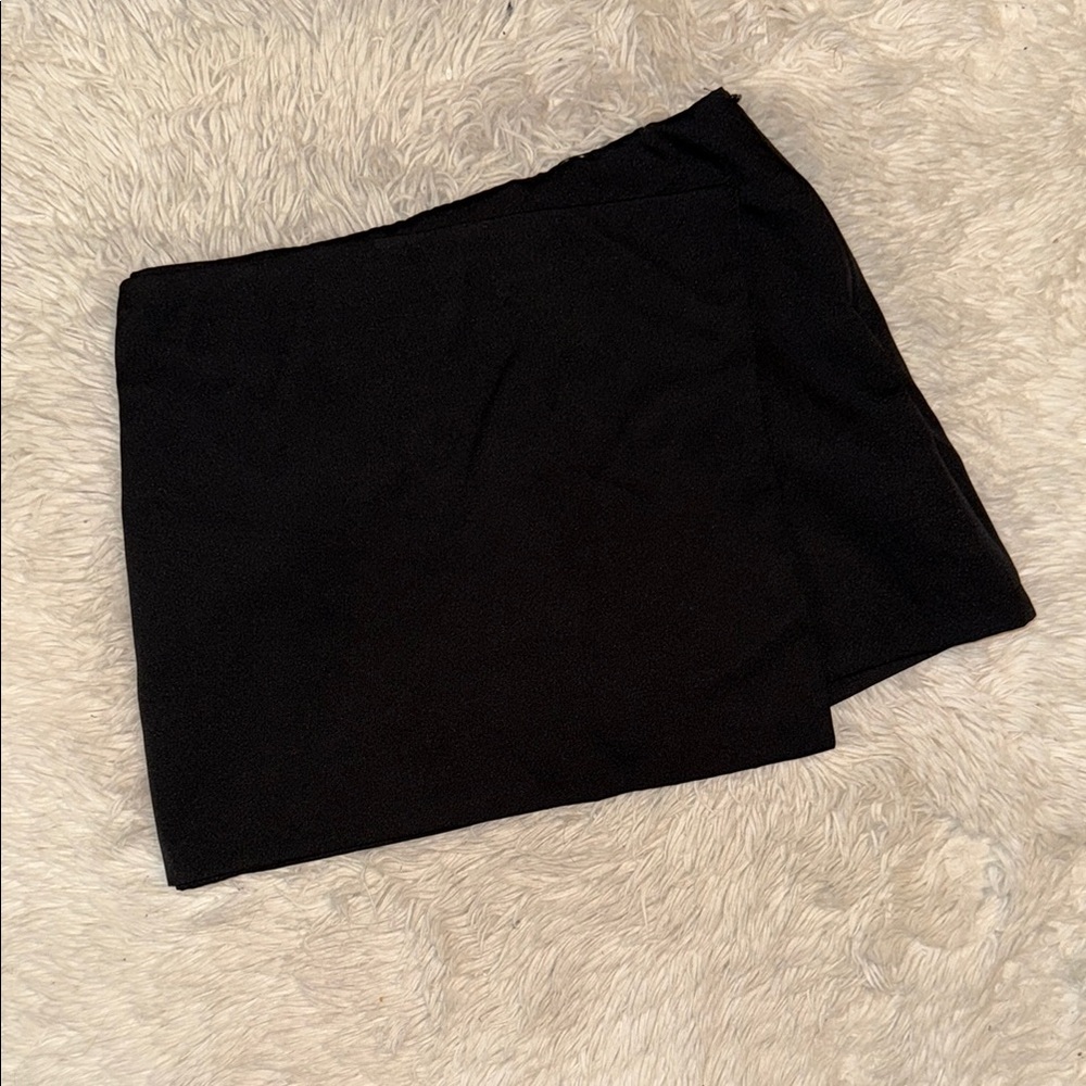 SHEIN Sleek Black skort